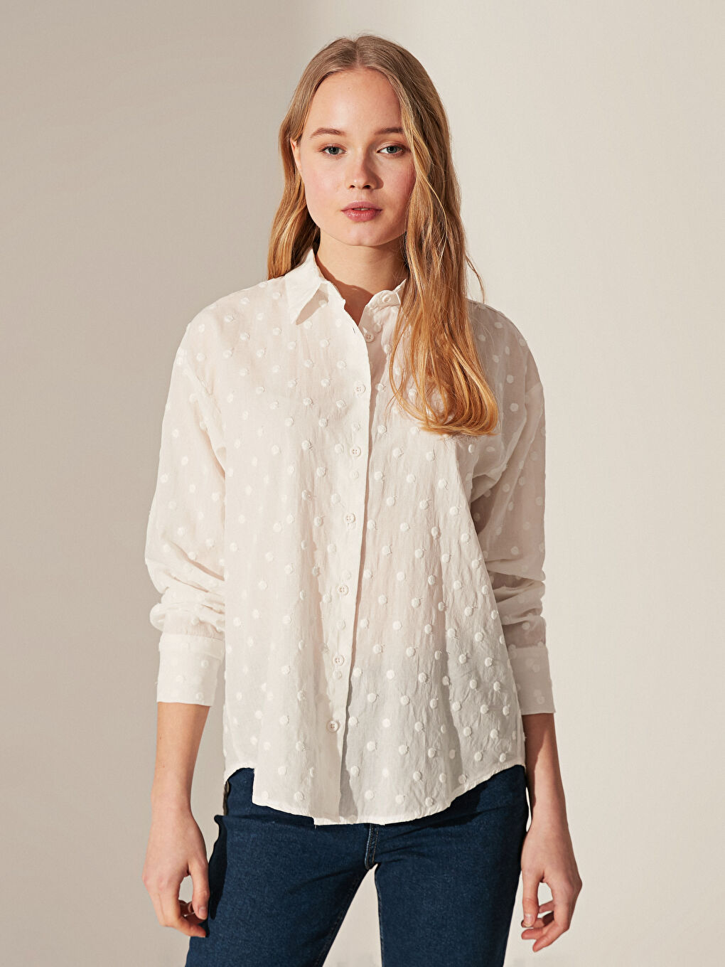 Beyaz Rahat Kalıp Uzun Kollu Poplin Kadın Gömlek-1