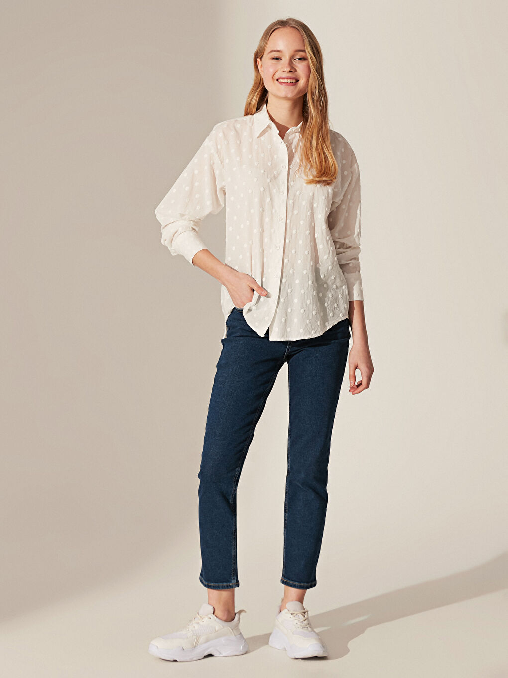 Beyaz Rahat Kalıp Uzun Kollu Poplin Kadın Gömlek-2