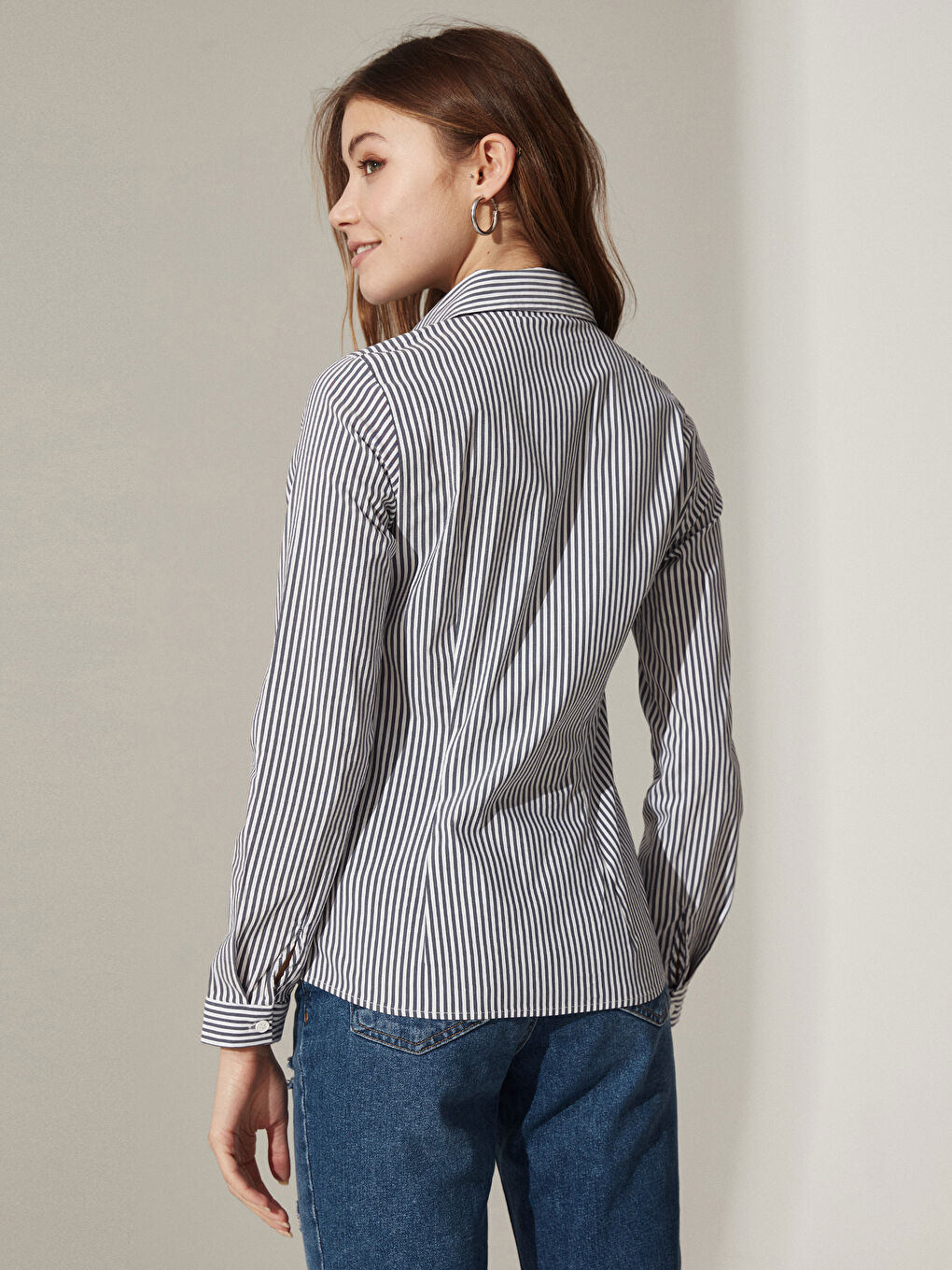 Lacivert Çizgili Poplin Uzun Kollu Kadın Gömlek-4