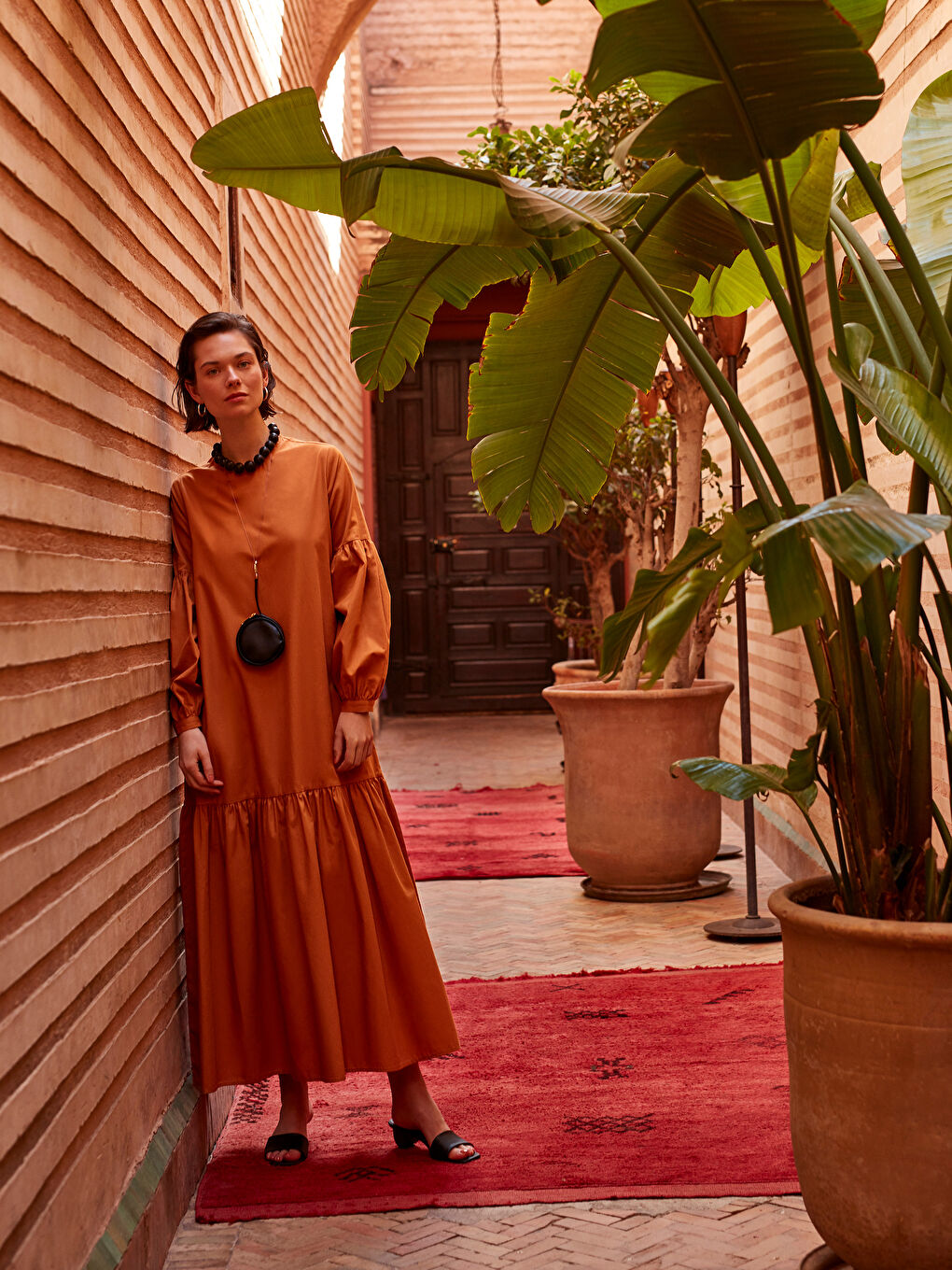 Sarı Kuşaklı Uzun Poplin Elbise