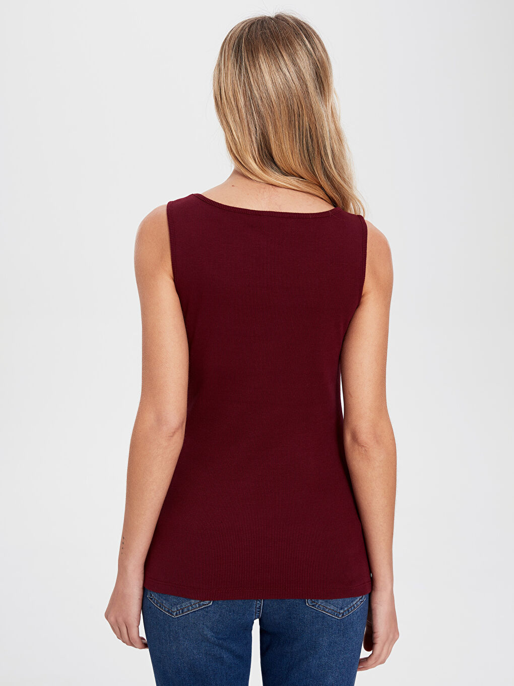 Top majica sa U izrezom i bretelama od češljanog pamuka za žene-3
