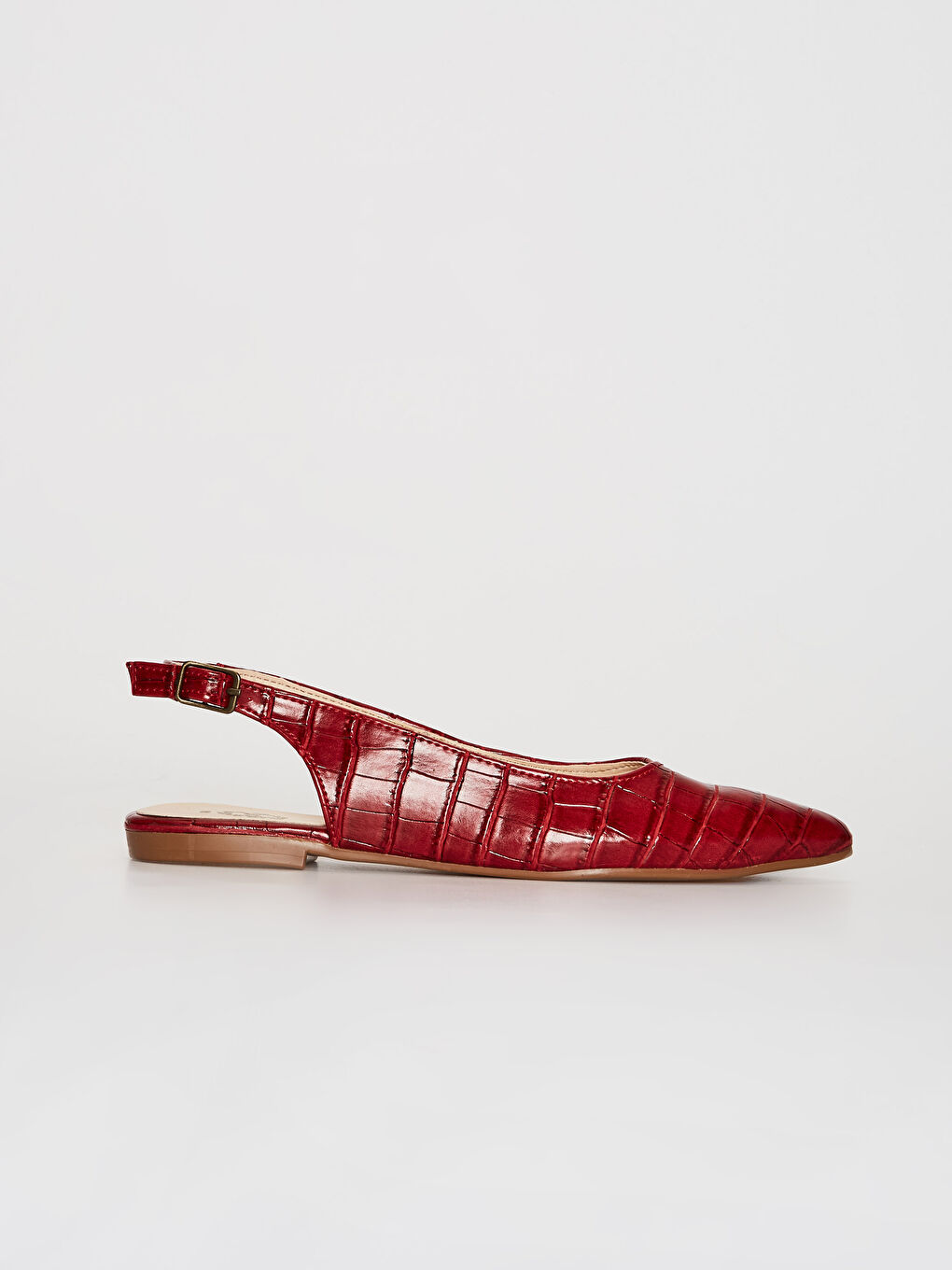 Kırmızı Deri Görünümlü Sivri Burunlu Toka Detaylı Kadın Babet