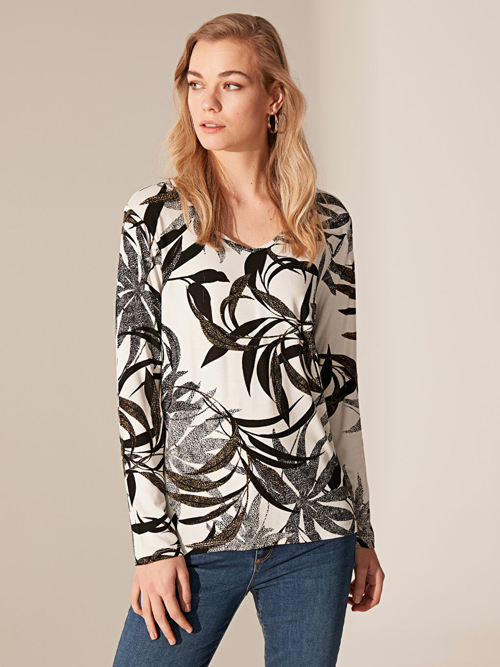 T-shirt Femme à Manches Longues Imprimé en Viscose avec Encolure en V-2