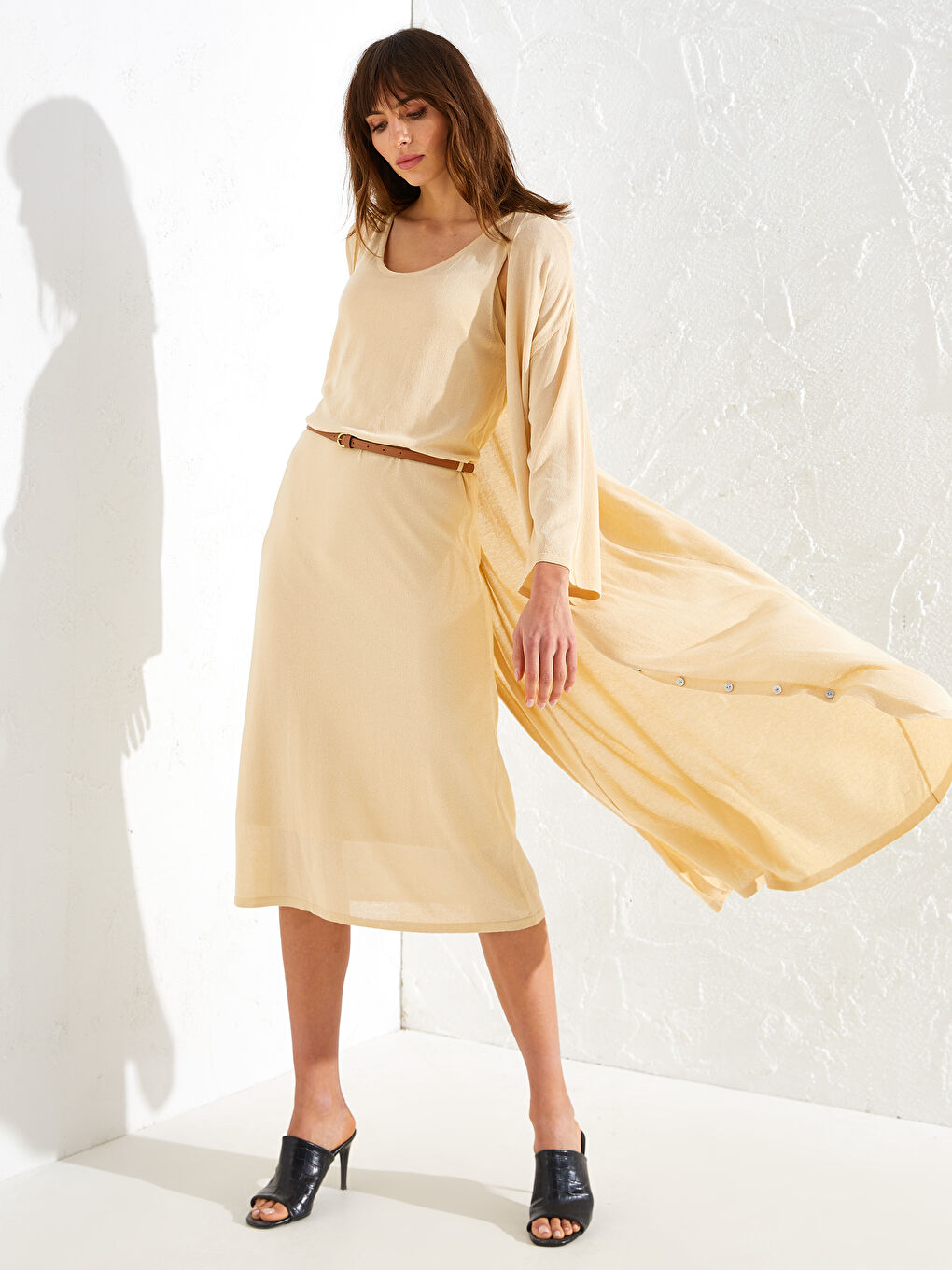 Bej Kadın U Yaka Düz Kolsuz Elbise-1