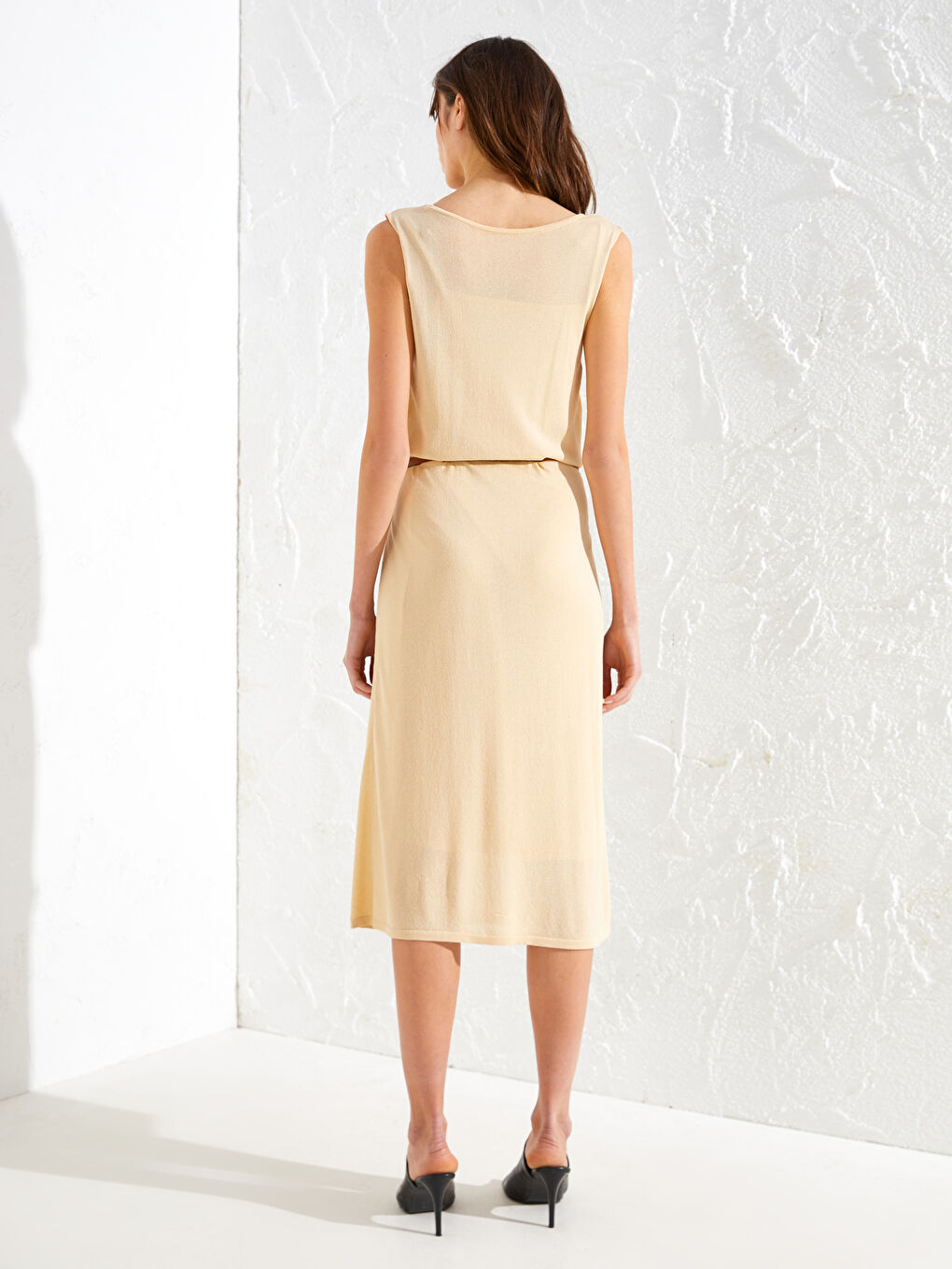 Bej Kadın U Yaka Düz Kolsuz Elbise-2