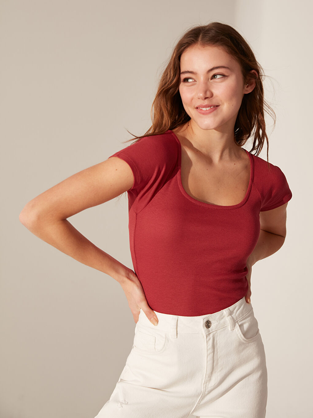 Bordo U Yaka Kısa Kollu Kadın Tişört