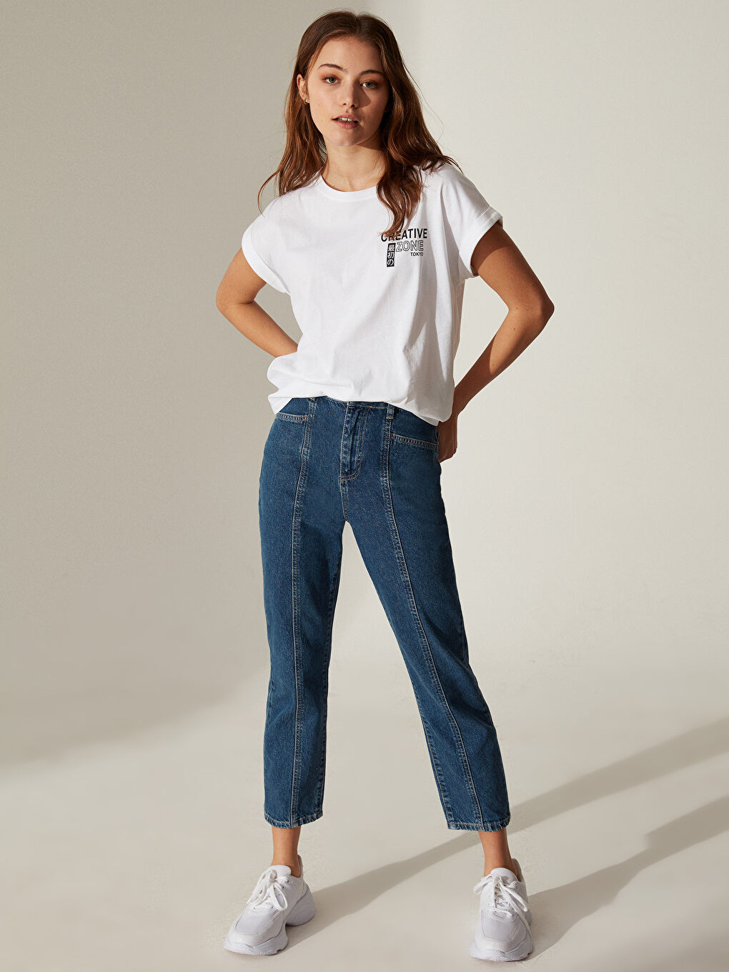 Beyaz Bisiklet Yaka Kısa Kollu Kadın Tişört-3