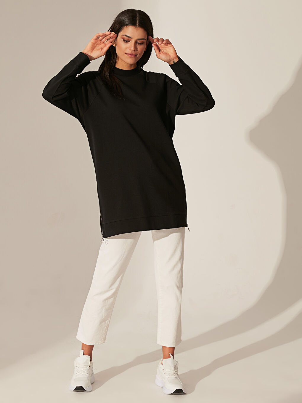 Siyah Fermuar Detaylı Salaş Sweatshirt-1