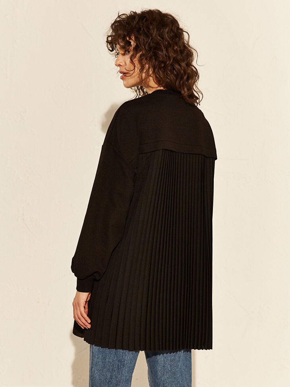 Oversize Sweatshirt with Back Pile Detail-4
