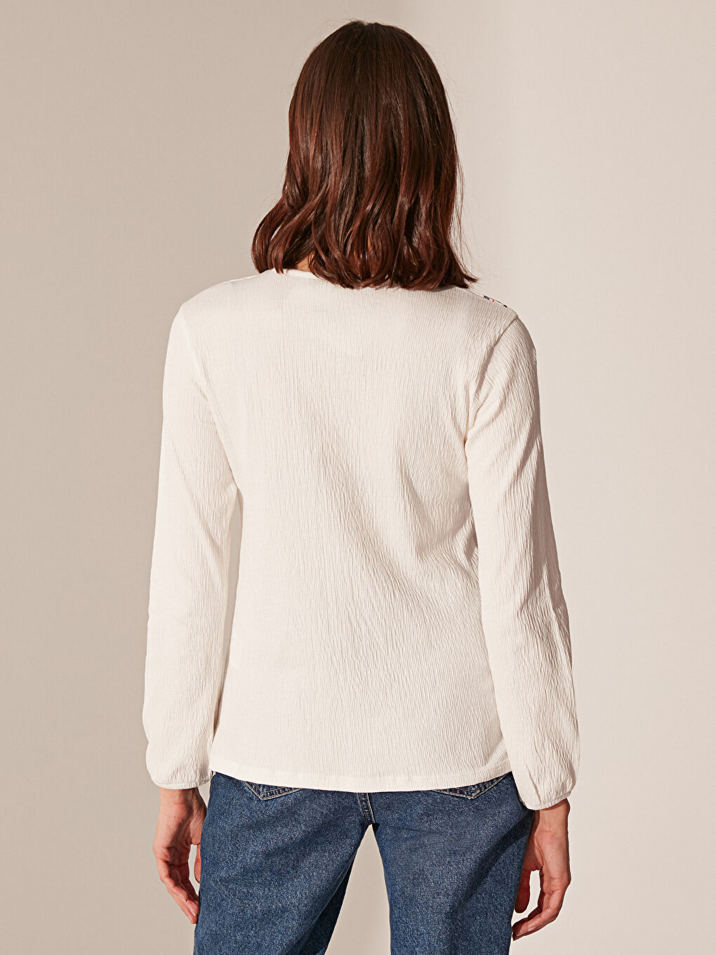 تيشيرت نسائي بأكمام طويلة وياقة مطرزة لركوب الدراجات-4