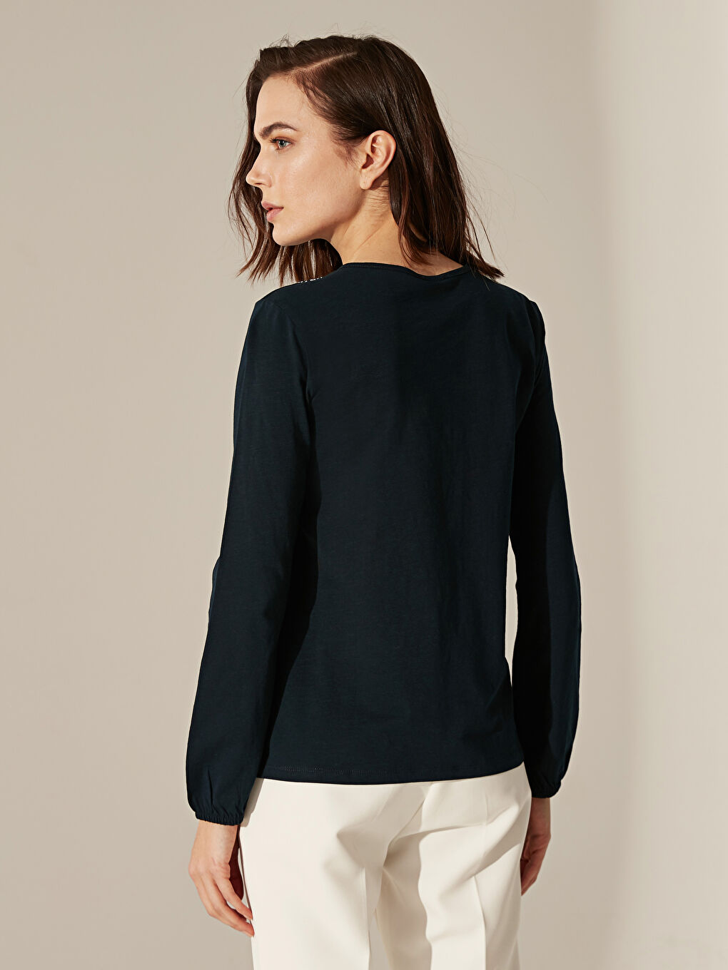 Lacivert Bisiklet Yaka Nakışlı Uzun Kollu Kadın Tişört-5