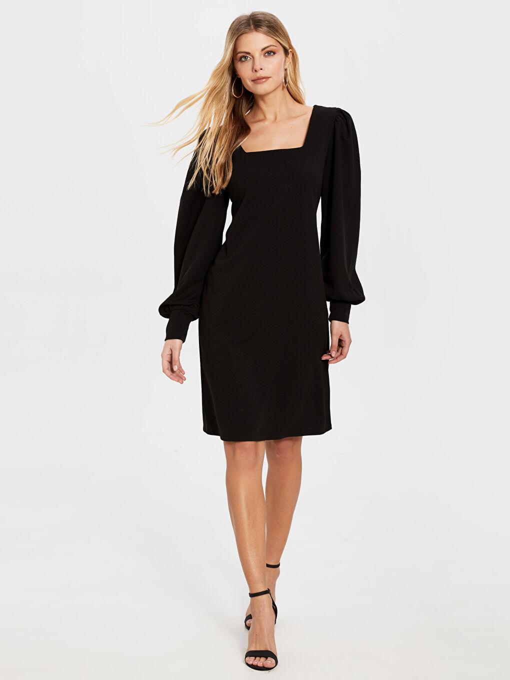 Siyah U Yaka Uzun Kollu Krep Kadın Elbise