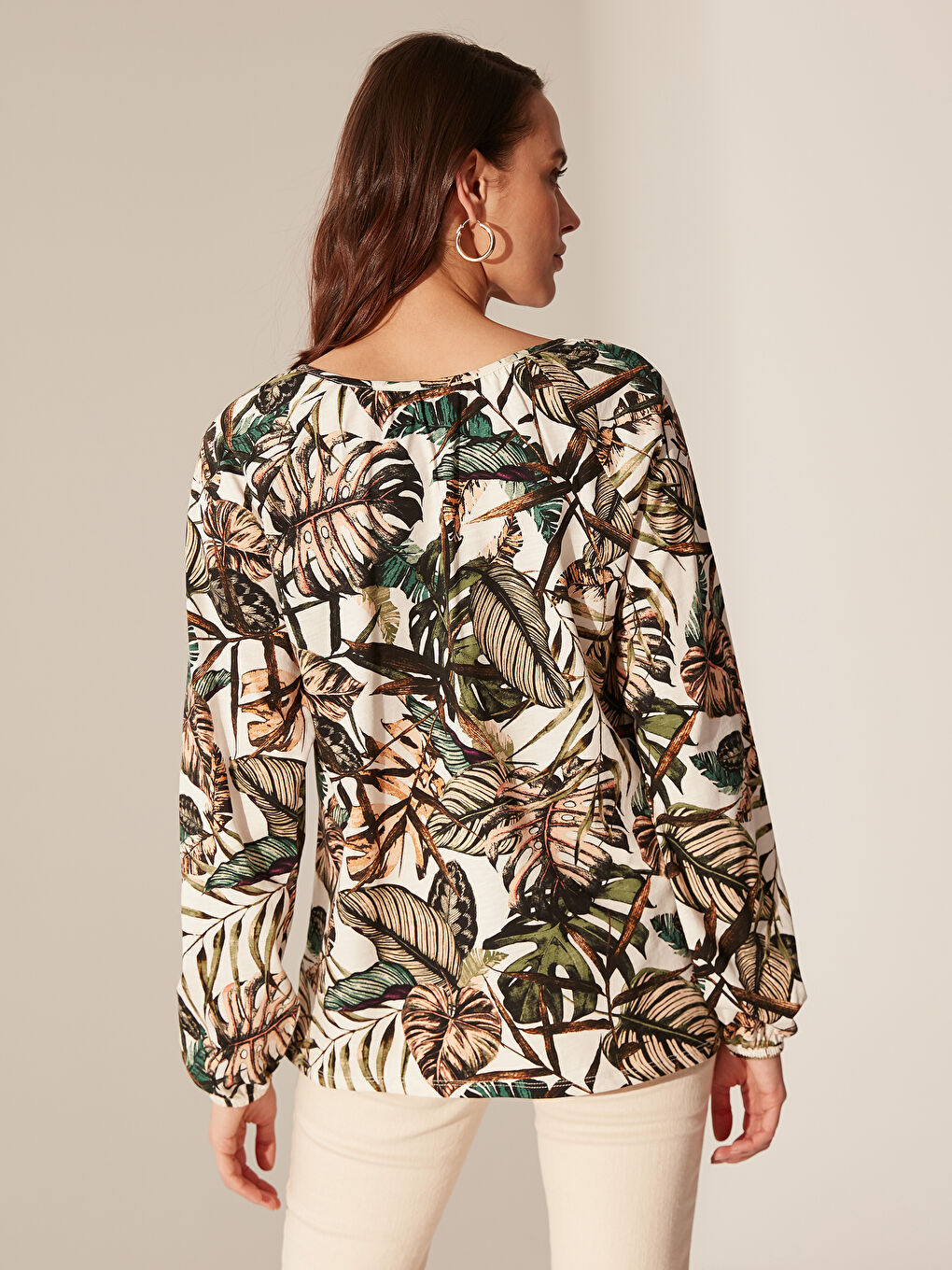 Ekru Bisiklet Yaka Desenli Uzun Kollu Kadın Tişört-3