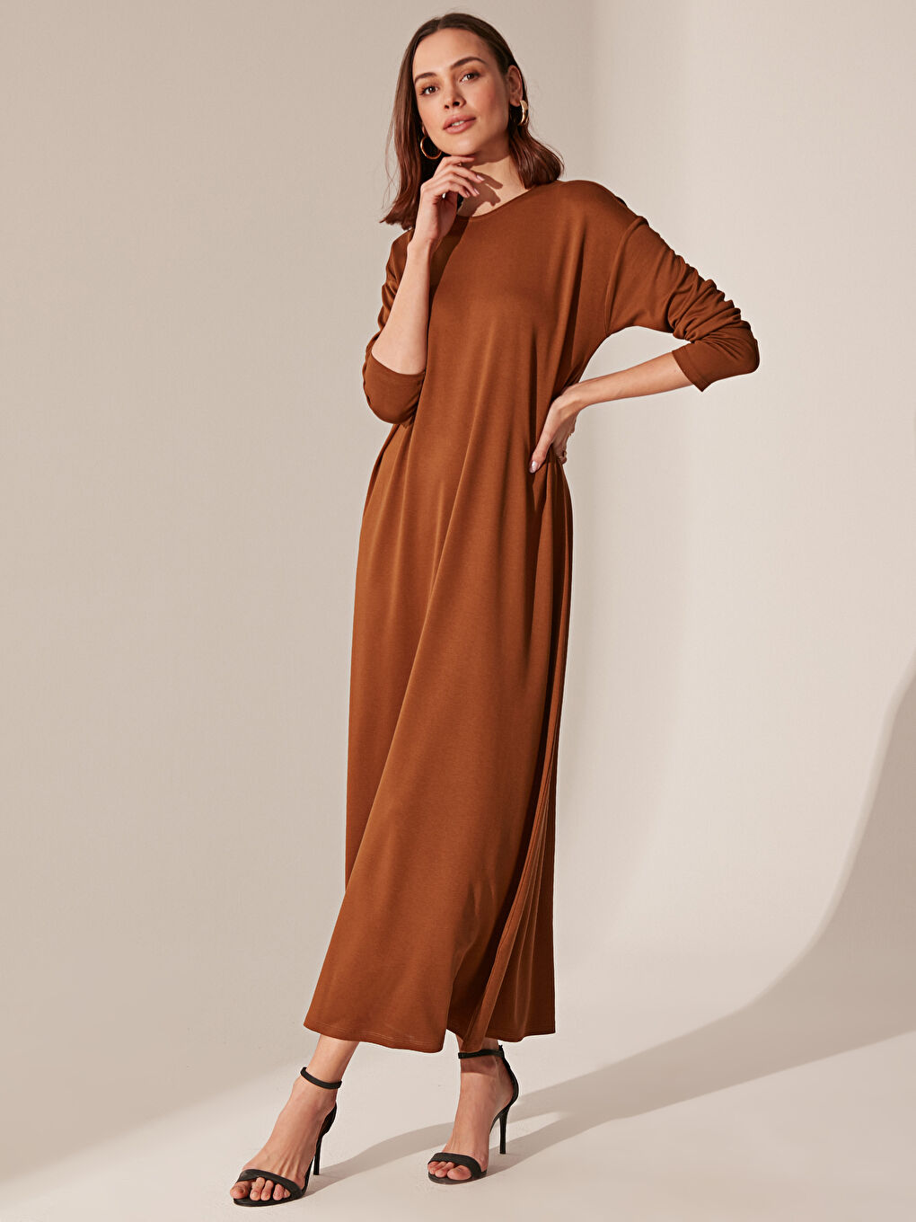Kahverengi Uzun Kollu Kadın Elbise-1