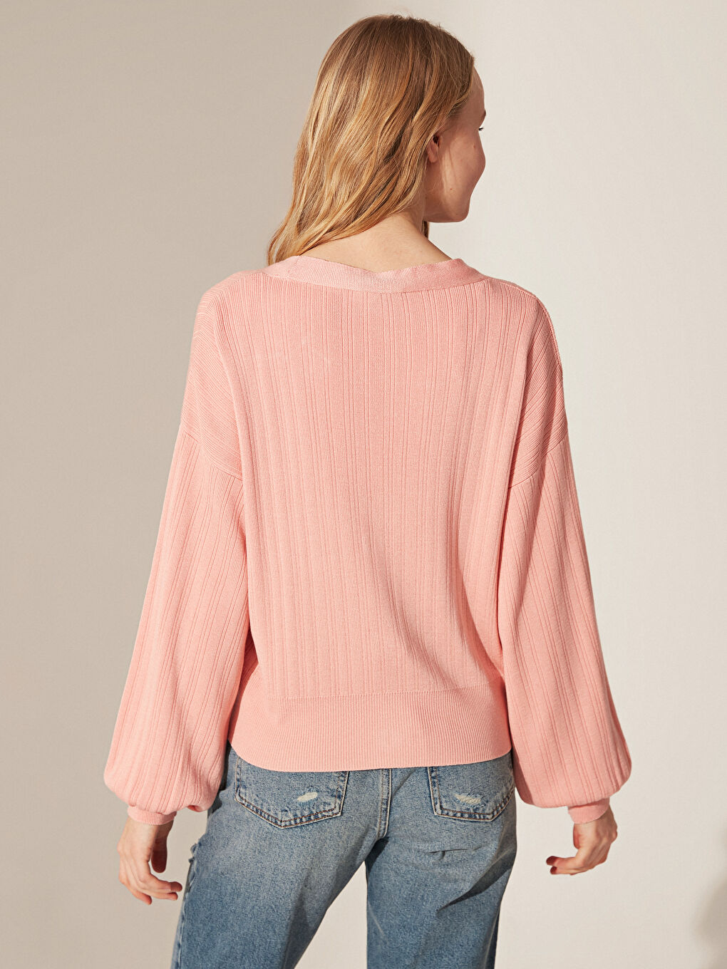 Женский кардиган с длинным рукавом стандартного кроя с v-образным вырезом-3