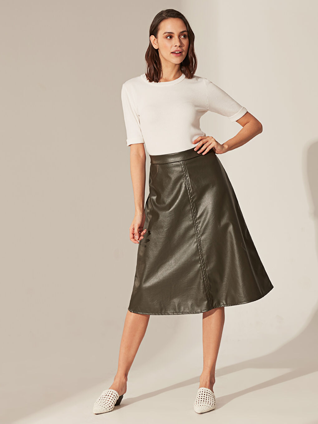 Haki Standart Fit Kadın Etek
