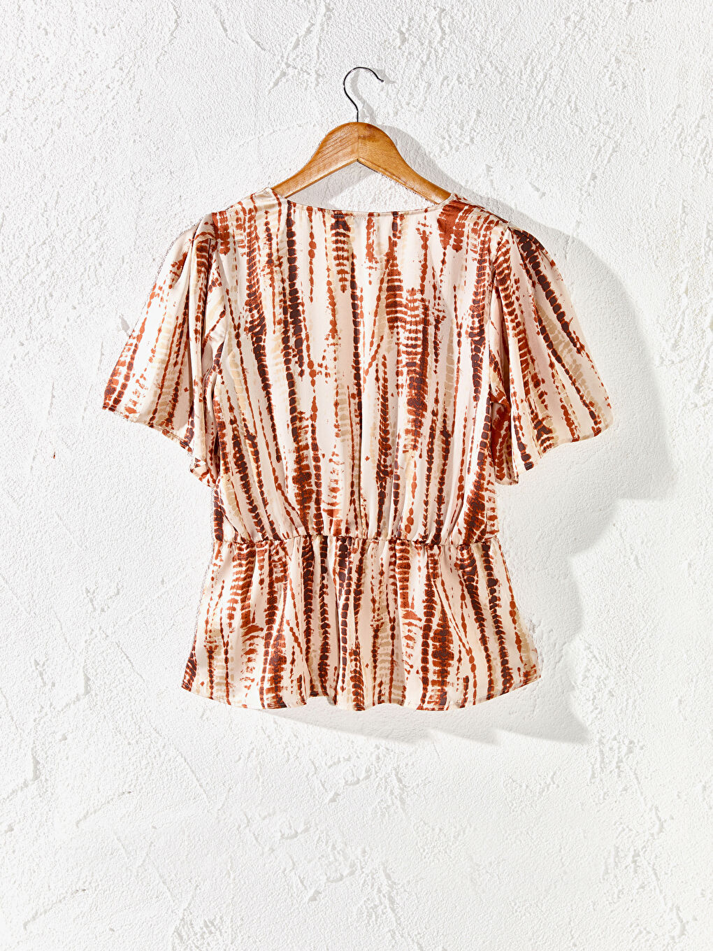 Блузка с V-образным вырезом и коротким рукавом для женщин-1