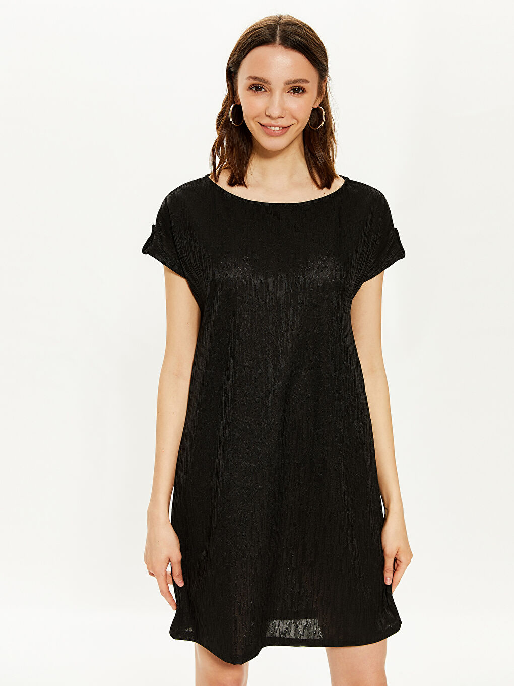 Siyah Bisiklet Yaka Kendinden Desenli Kısa Kollu Kadın Elbise-1