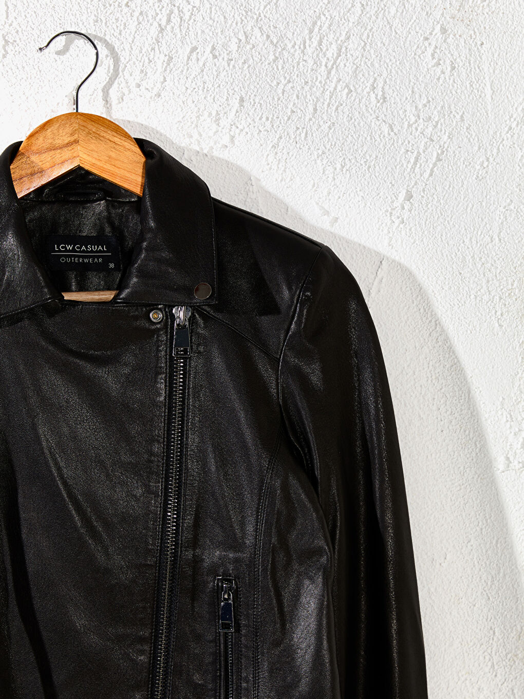 Siyah Standart Fit Uzun Kollu Kadın Hakiki Deri Mont-2