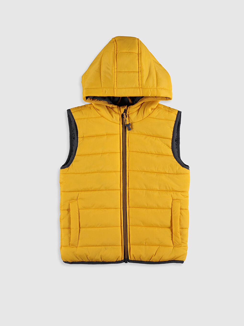 Sarı Kapüşonlu Erkek Çocuk Yelek