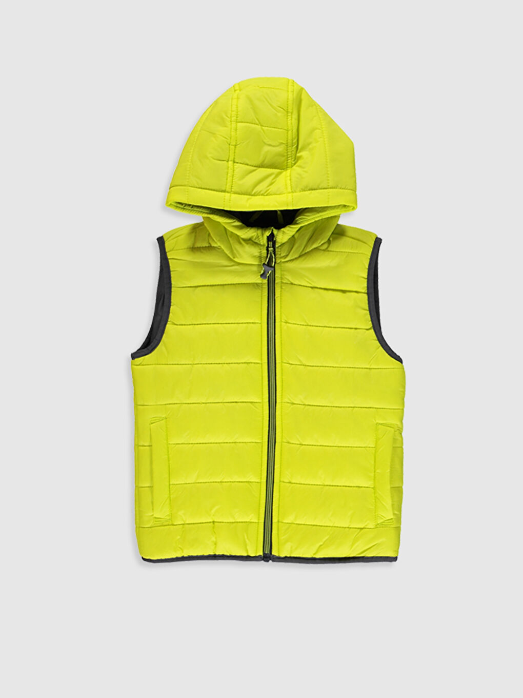 Yeşil Kapüşonlu Erkek Çocuk Yelek