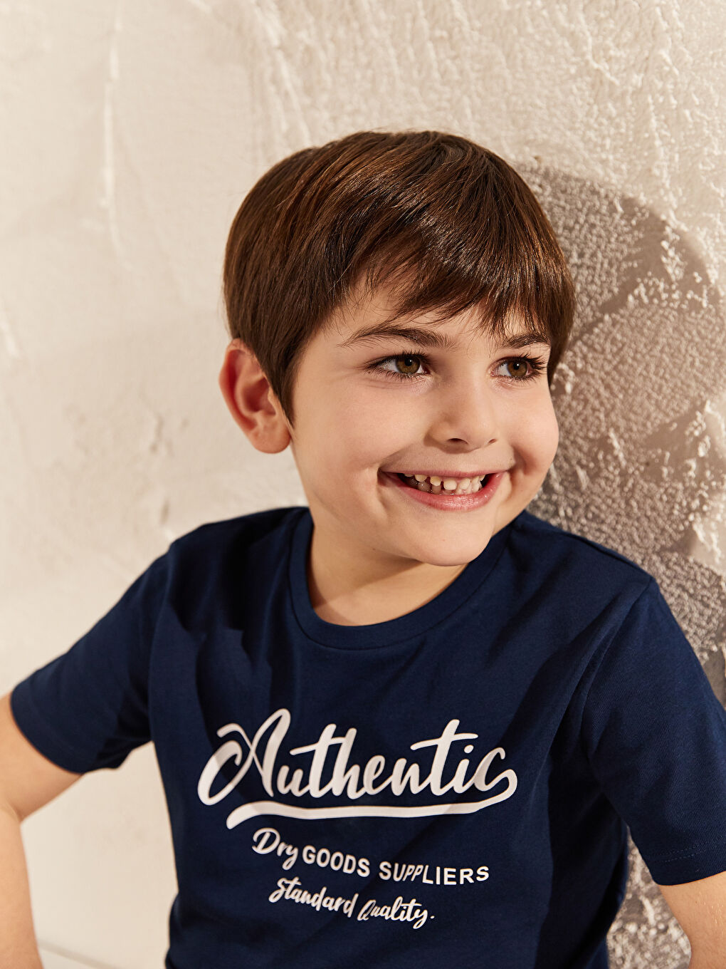 Lacivert Bisiklet Yaka Kısa Kollu Erkek Çocuk Tişört