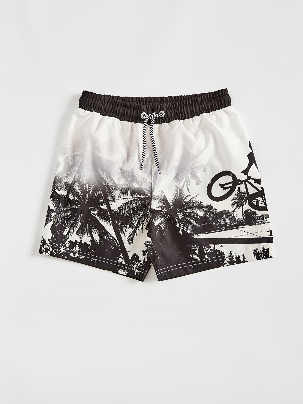 Beyaz Erkek Çocuk Hızlı Kuruyan Deniz Şortu