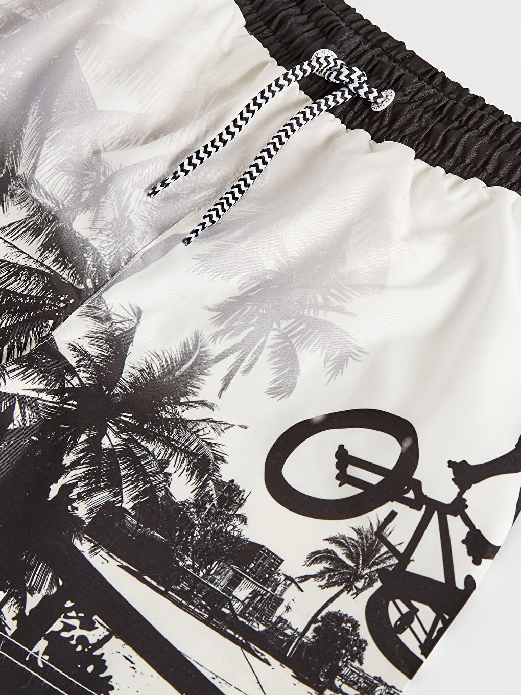 Beyaz Erkek Çocuk Hızlı Kuruyan Deniz Şortu-2