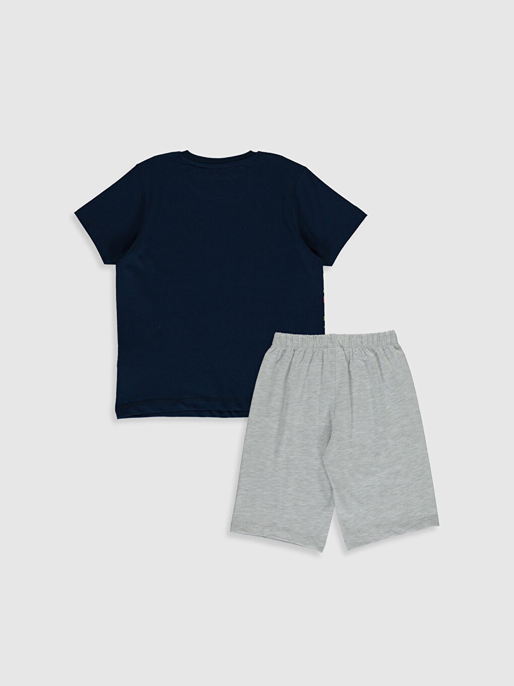 طقم بيجاما للأولاد برقبة دائرية وكم قصير-1