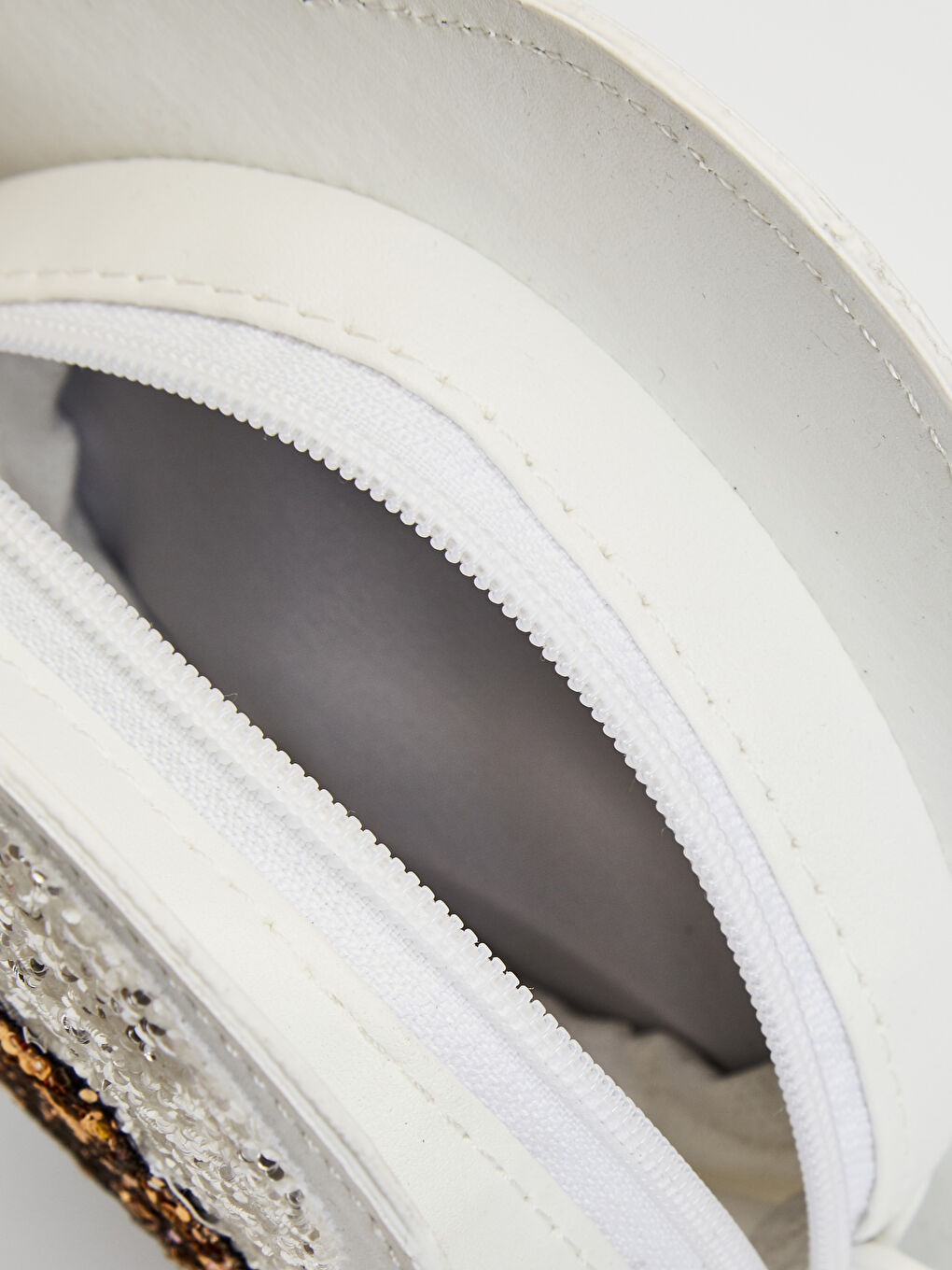 Beyaz Kız Çocuk Papatya Silüetli Omuz Çantası-2