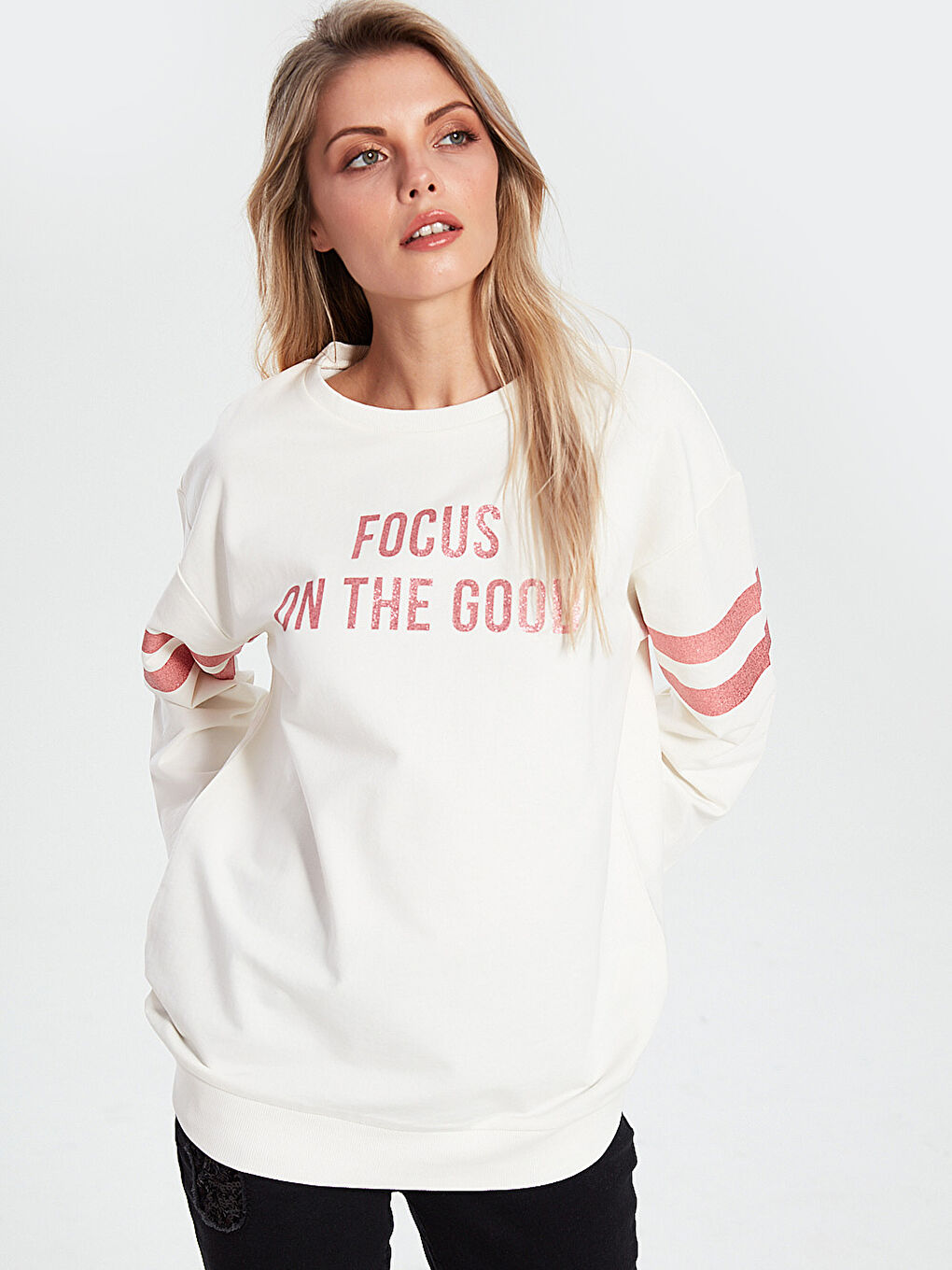 Ekru Slogan Baskılı Sweatshirt Anne Kız Kombini