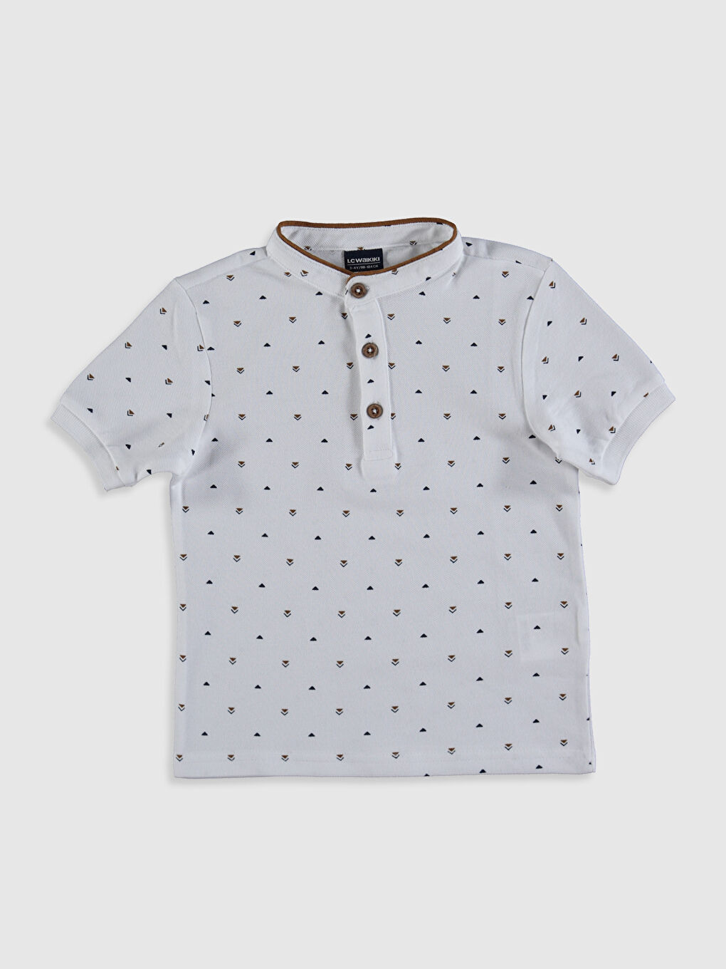 Beyaz Hakim Yaka Kısa Kollu Erkek Çocuk Tişört