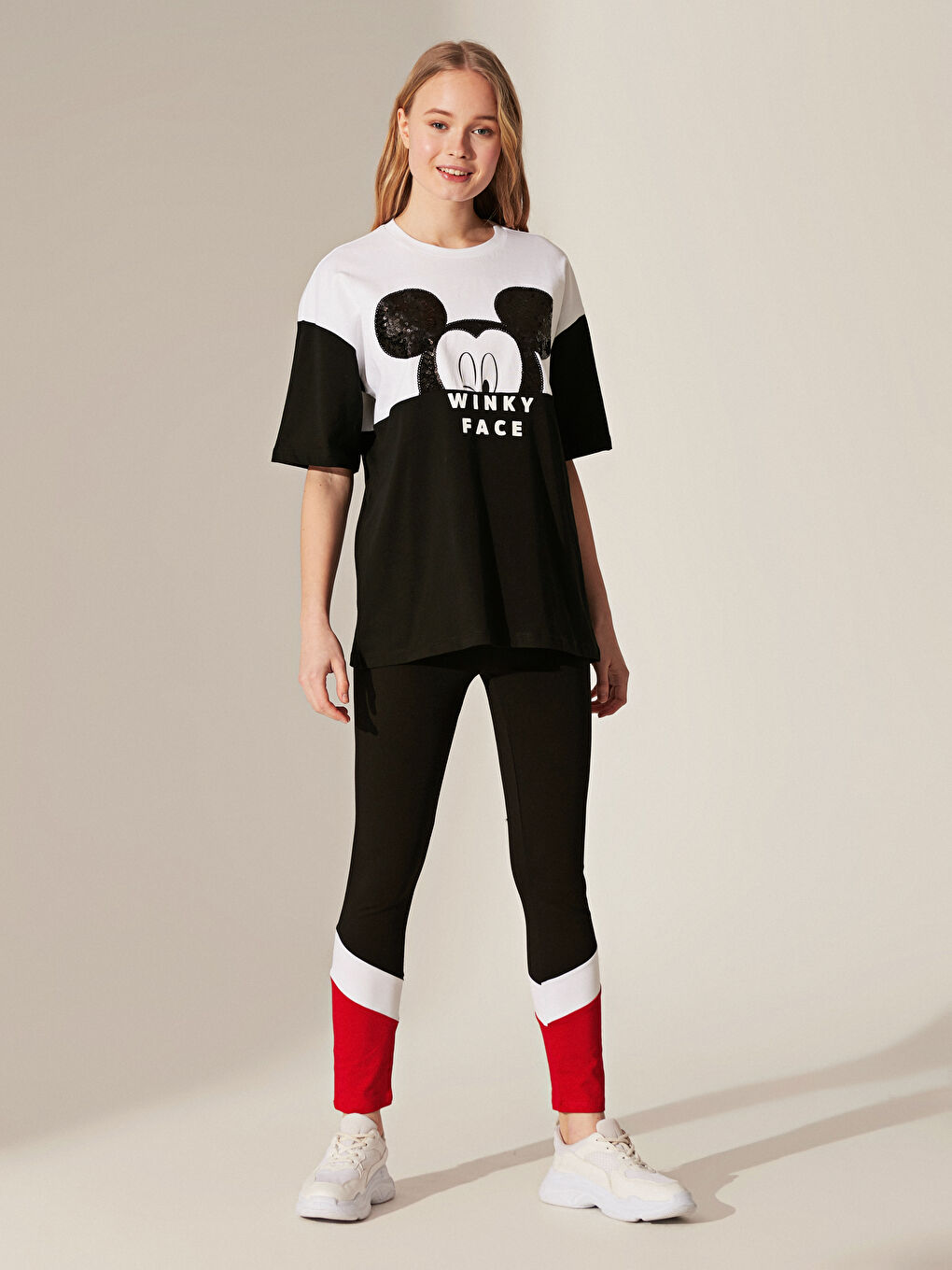 تيشيرت قطن مطبوع ميكي ماوس للأم والبنت متطابق-2