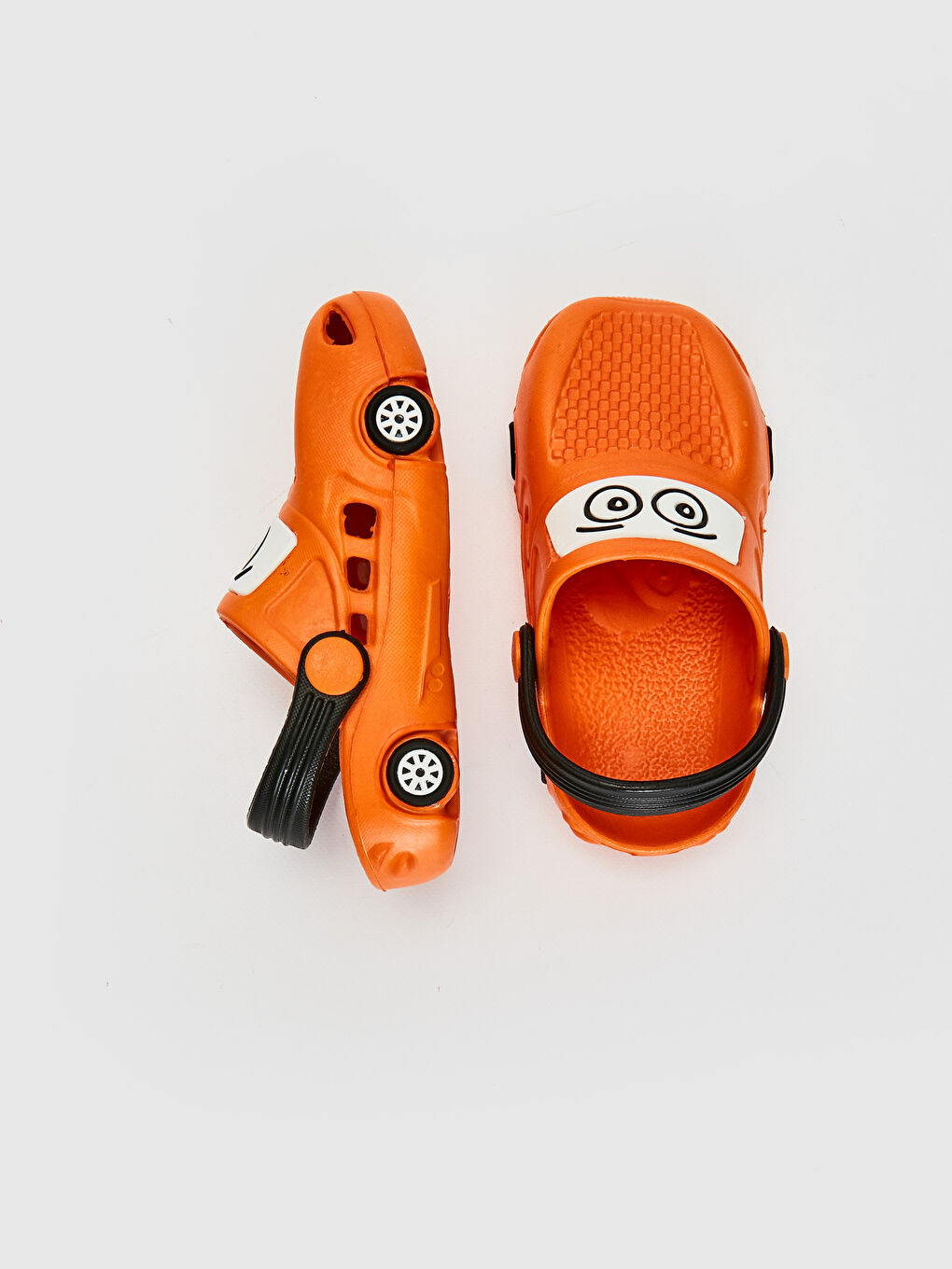 حذاء مفتوح برتقالي ولد-5