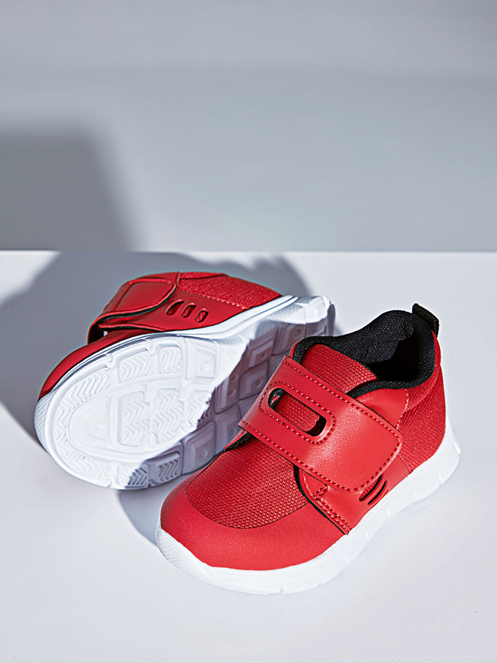 أحذية رياضية أولاد رضع بڤيلكرو