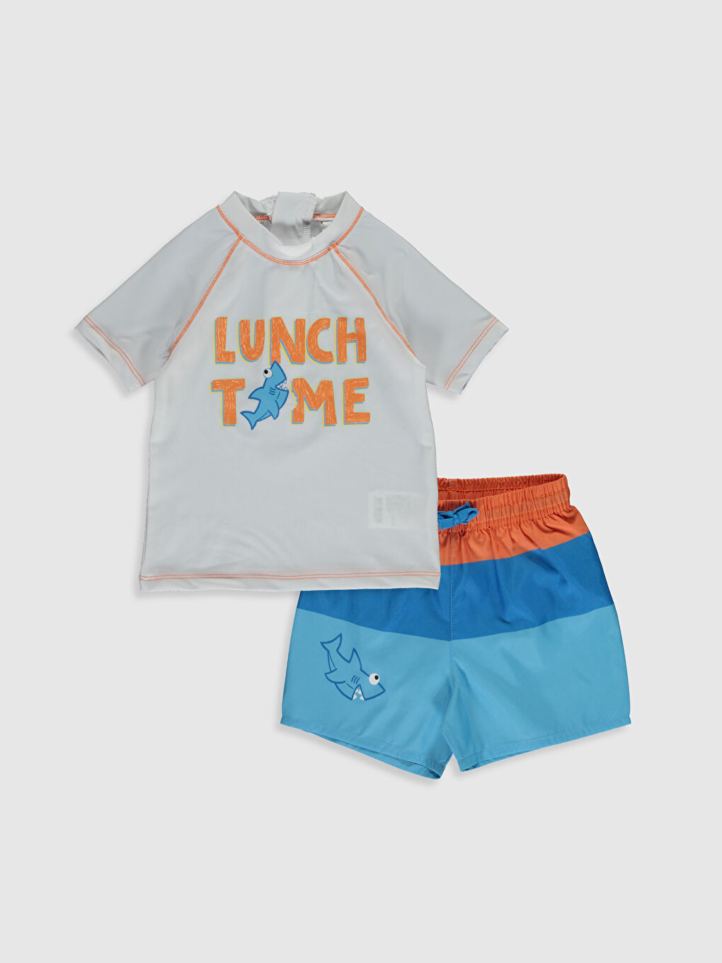 ملابس سباحة للأولاد الصغار