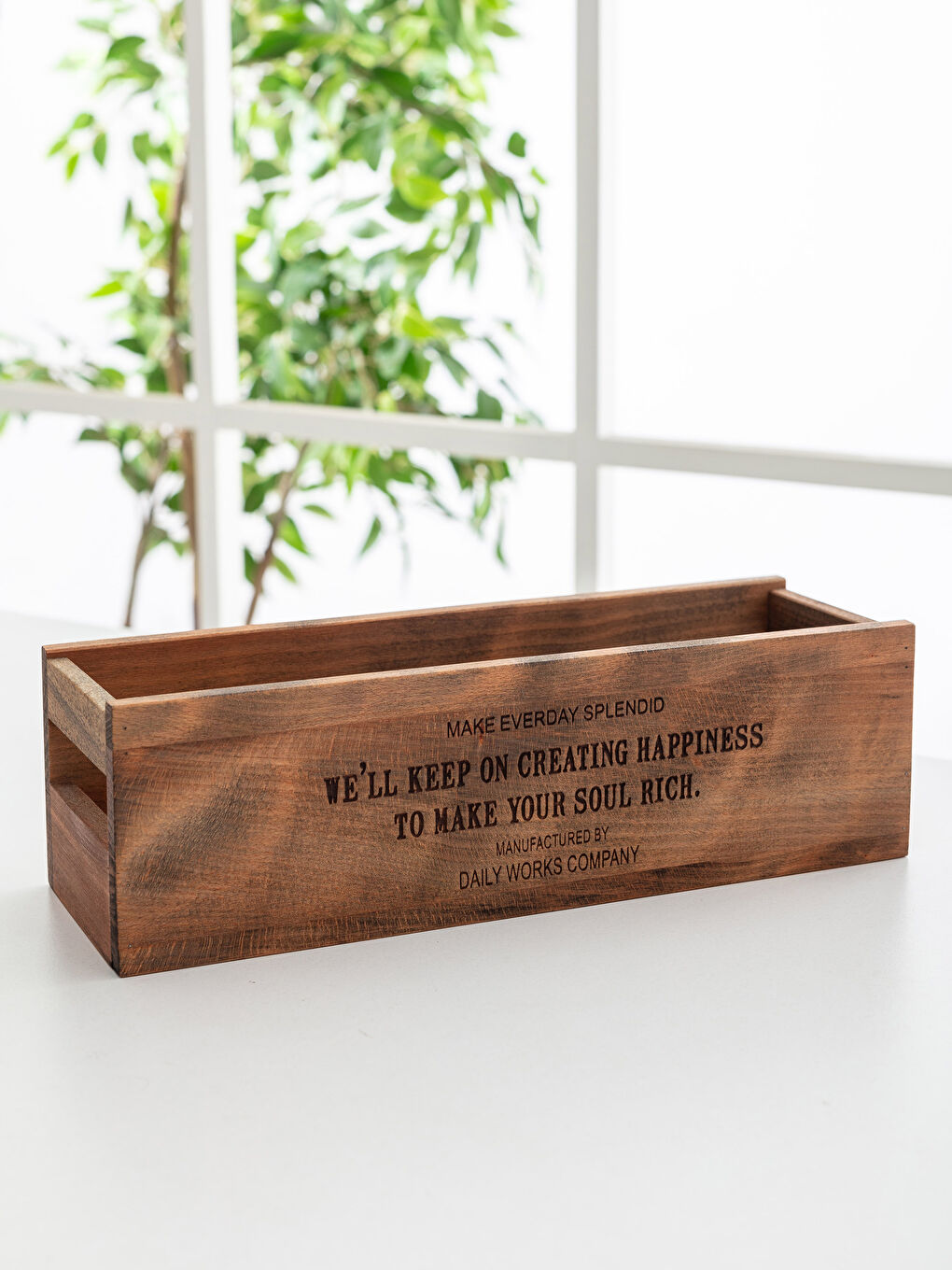 Kahverengi Yazı Detaylı Ahşap Kutu