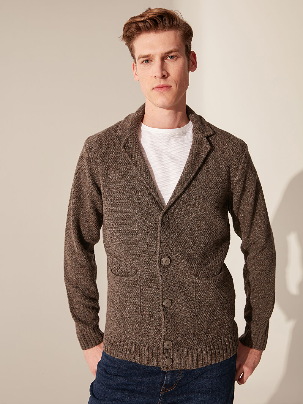 Bej Standart Kalıp V Yaka Erkek Triko Hırka-1