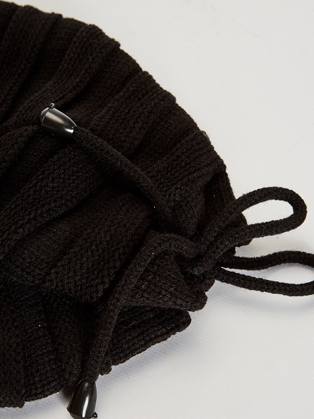 Siyah Büzgülü Triko Bere-3