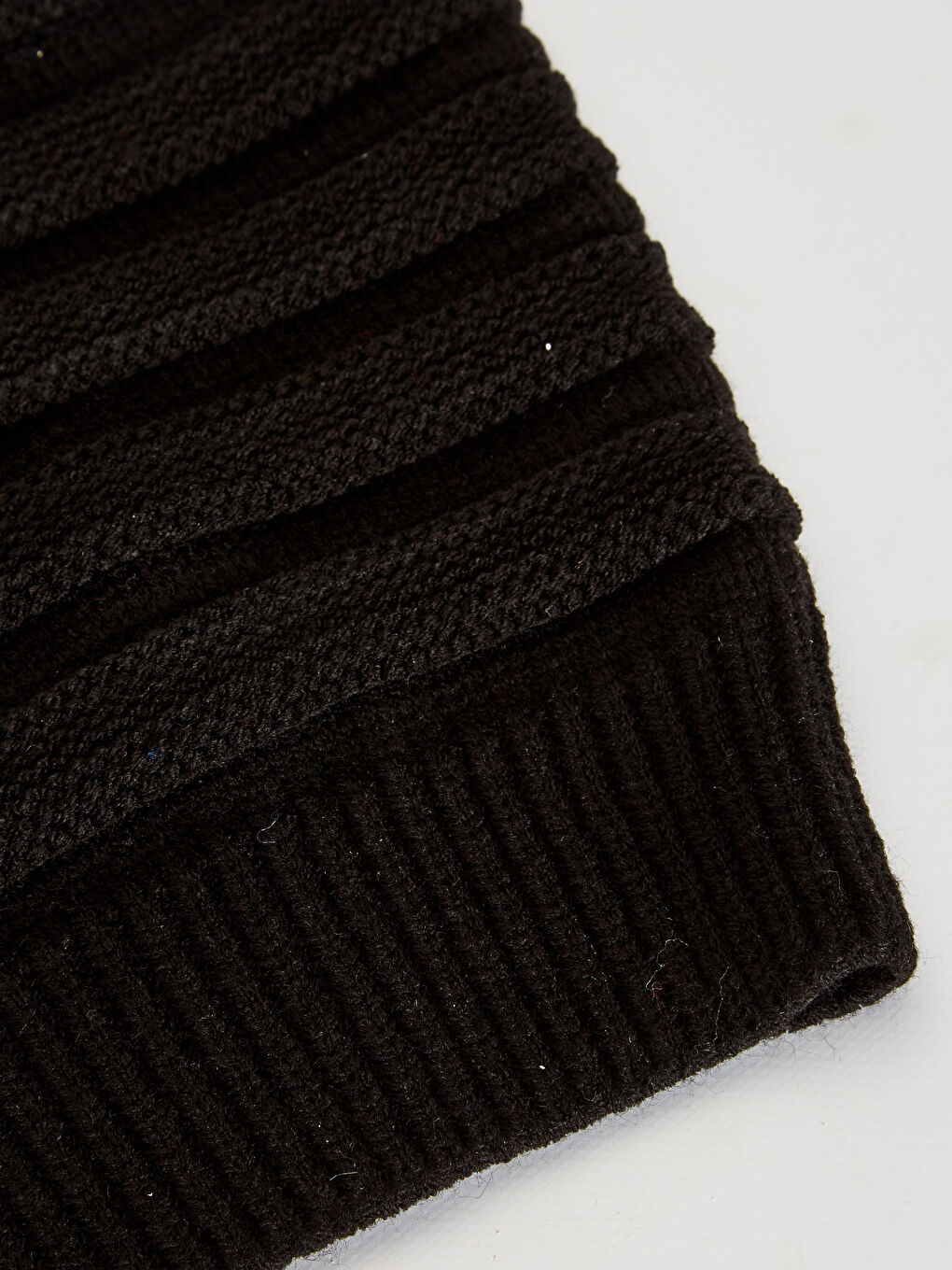 Siyah Büzgülü Triko Bere-4