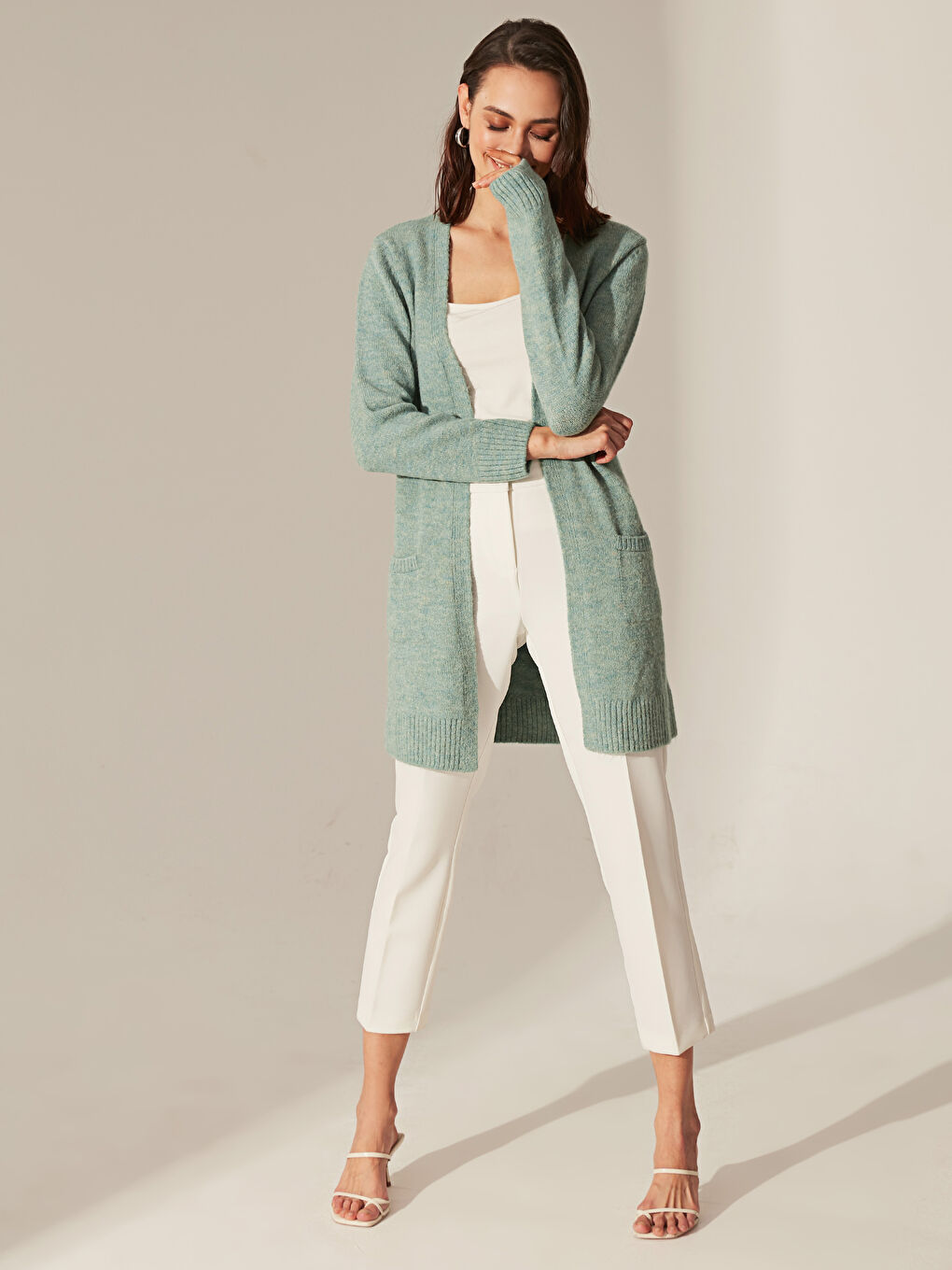 Γυναικεία Πλεκτή Ζακέτα με Λαιμόκοψη V και Μακριά Μανίκια-1