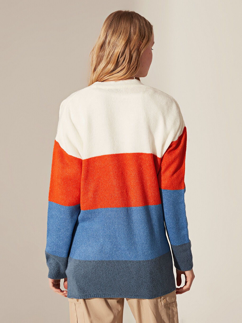 Женский кардиган стандартного кроя с длинным рукавом-3