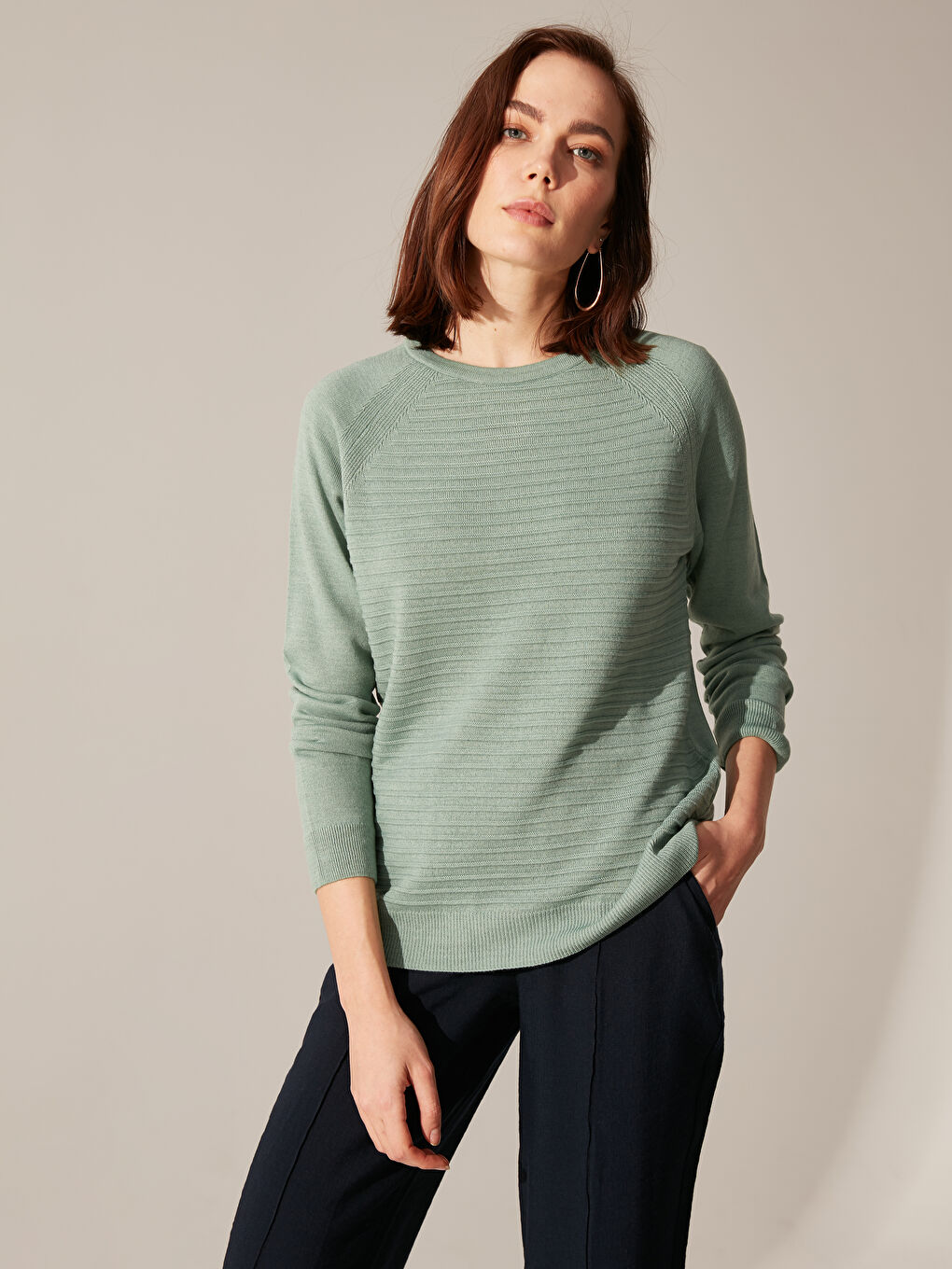 Женщины Зелёный Свитер