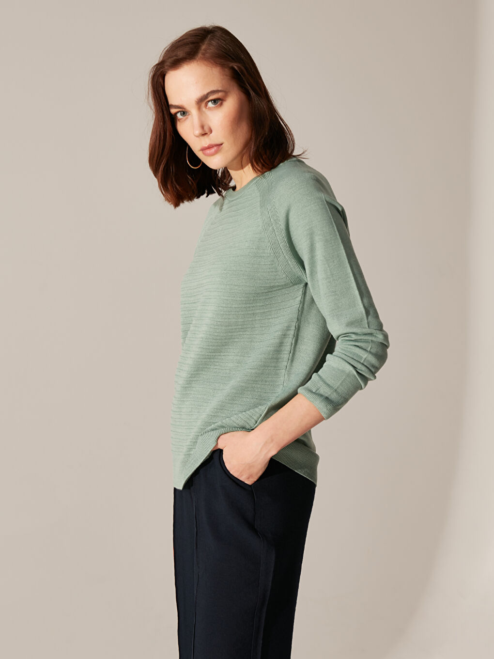 Женщины Зелёный Свитер-2