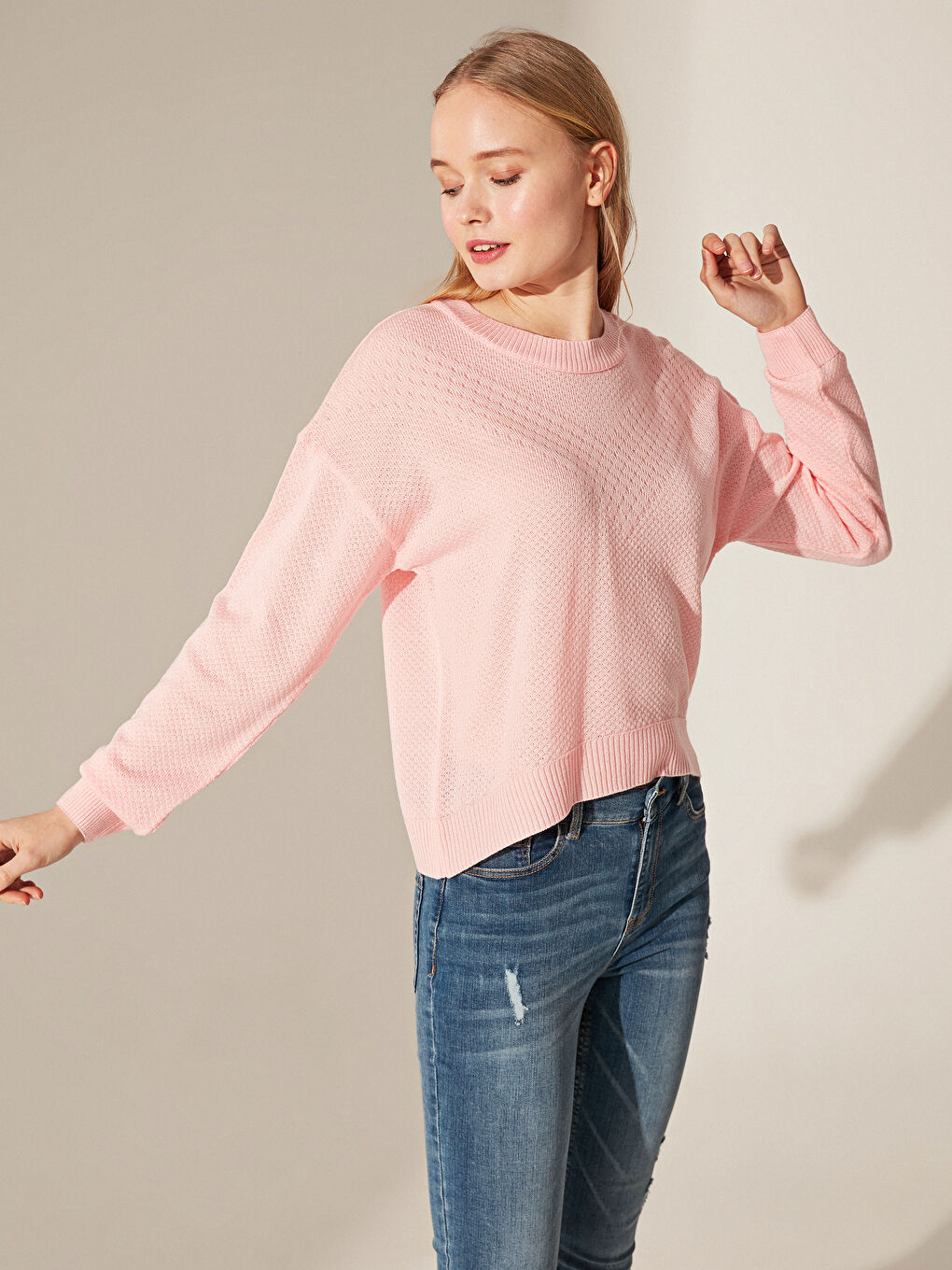 Свитер с круглым вырезом и длинным рукавом для женщин