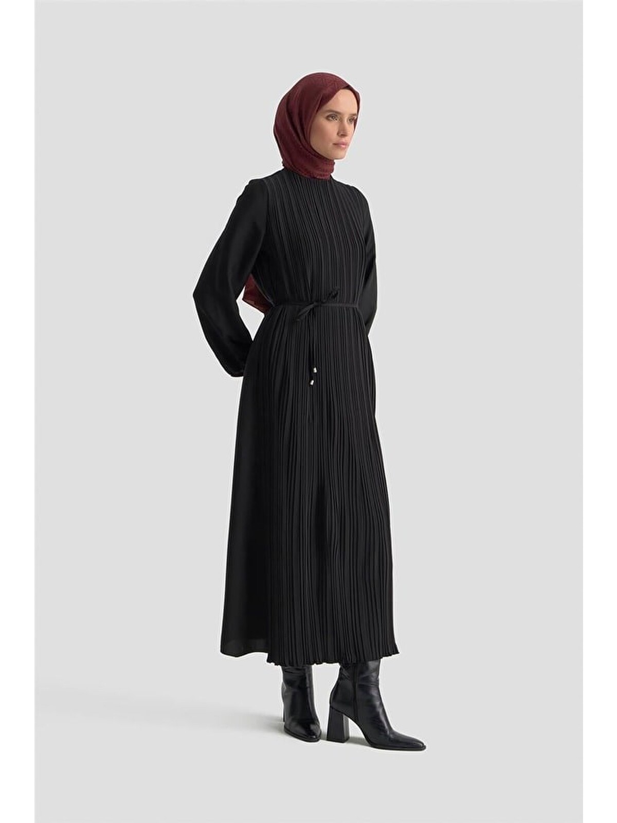 ARMİNE Piliseli Elbise Siyah - S000551109-19351 | LCW