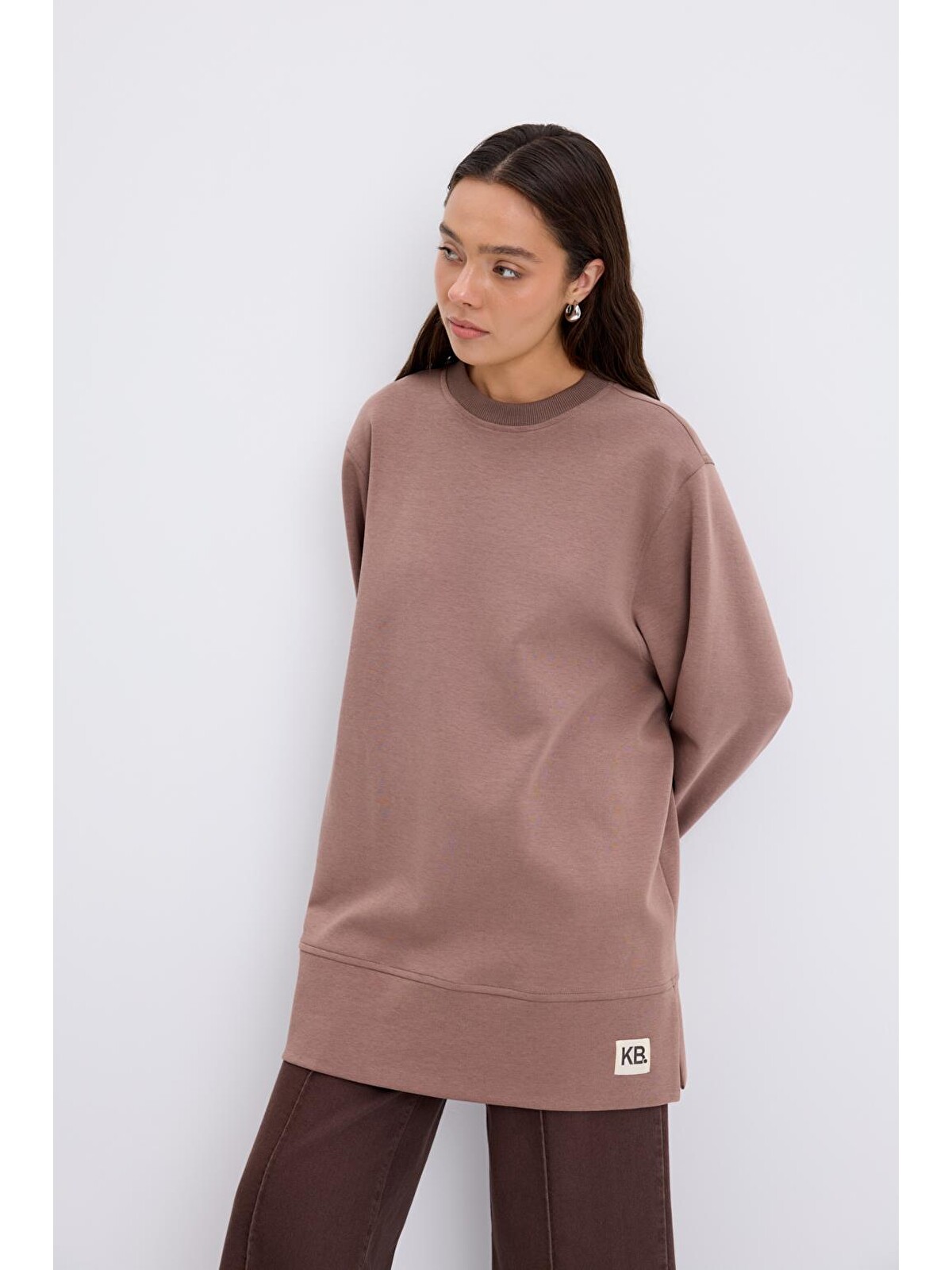 かわちー！ Kadriye Baştürk Kahverengi Oversize Yandan Yırtmaçlı Sweatshirt