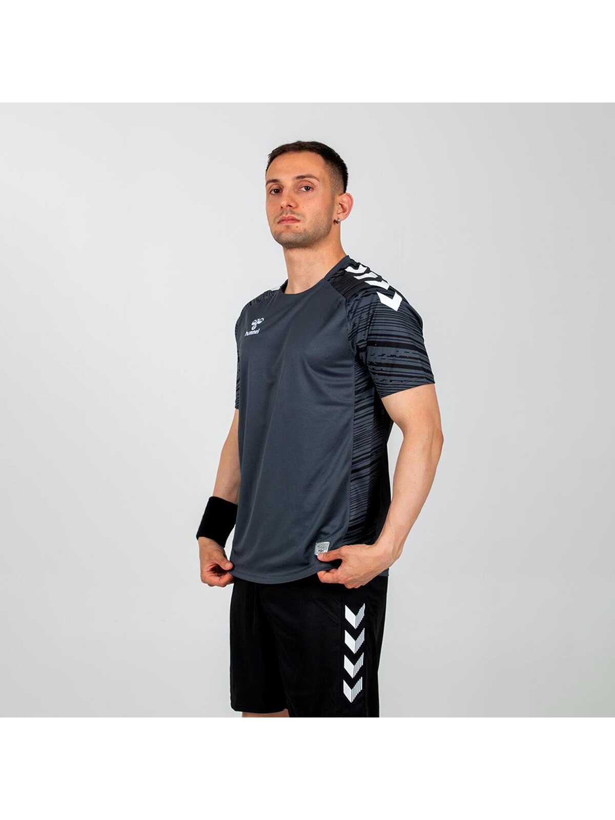 Hummel Line Traning Erkek Siyah Bisiklet Yaka Spor Tişört Hummel Line Traning Erkek Siyah Bisiklet Yaka Spor Tişört