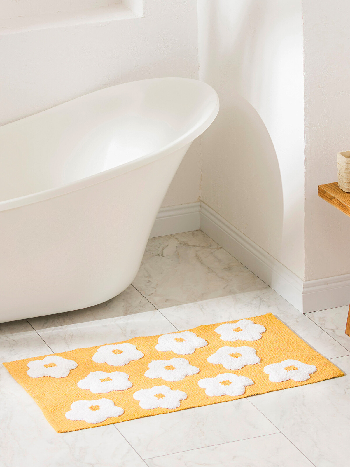 LCW HOME Flower Figured Bath Mat 50x80 Cm - S64985Z8-LSR | LC Waikiki