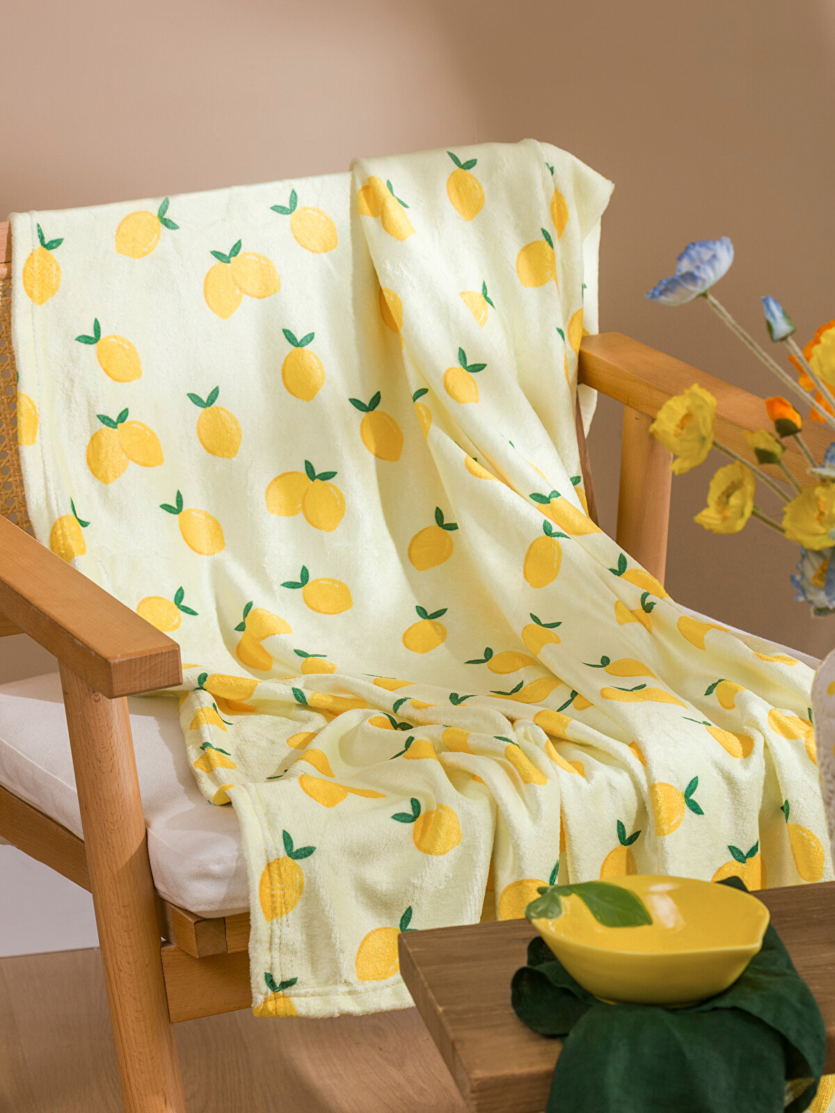 LCW HOME Lemon Print Tv Blanket 100x150 Cm - S67407Z8-F9C | LC Waikiki